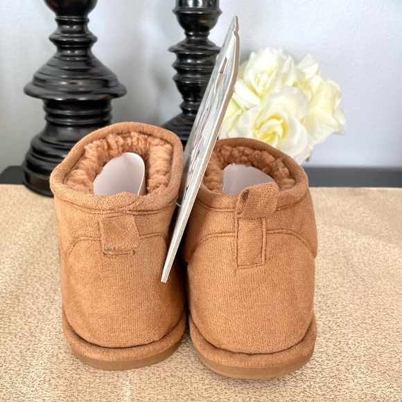 NWT Women’s Memory Foam Sherpa Boot Slipper Shoes - Picture 5 of 8